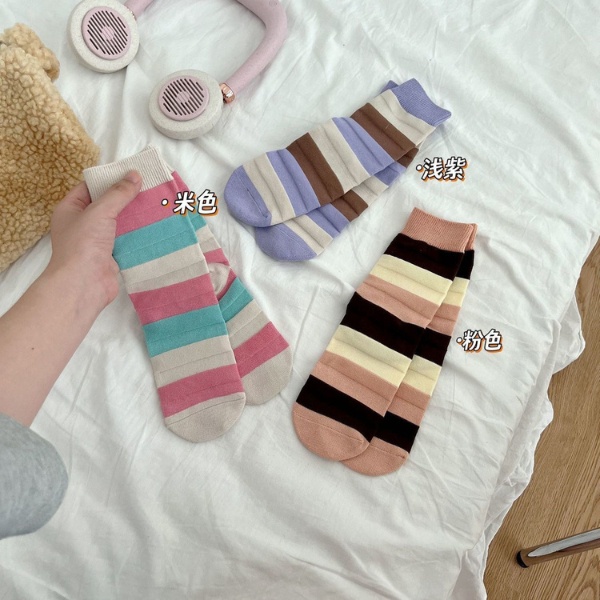 Tất- Vớ Nữ Cotton Cổ Cao Sọc Nhiều Màu Tươi Sáng Phong Cách Nhật Bản Mềm Thoáng Mát-A17