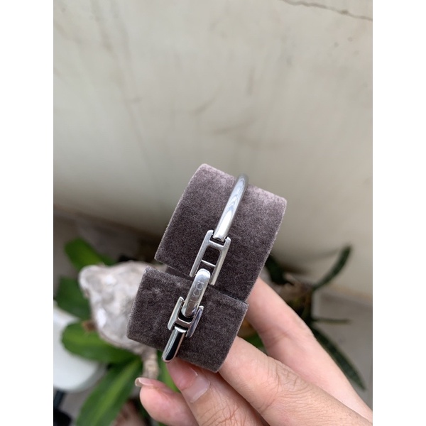 Đồng hồ Gucci chính hãng mẫu cũ.