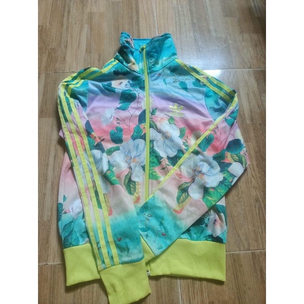 •Áo khoác nữ hiệu Adidas hoạ tiết hoa văn đẹp chính hãng bảng hiếm•