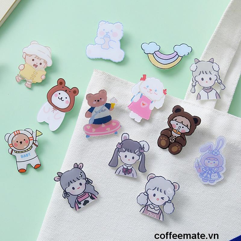 【coffeemate】⚡ Acrylic Trâm Sáng Tạo Hoạt Hình Dễ Thương Thổ Cẩm Túi Cá Tính Quần Áo Phụ Kiện Huy Hiệu