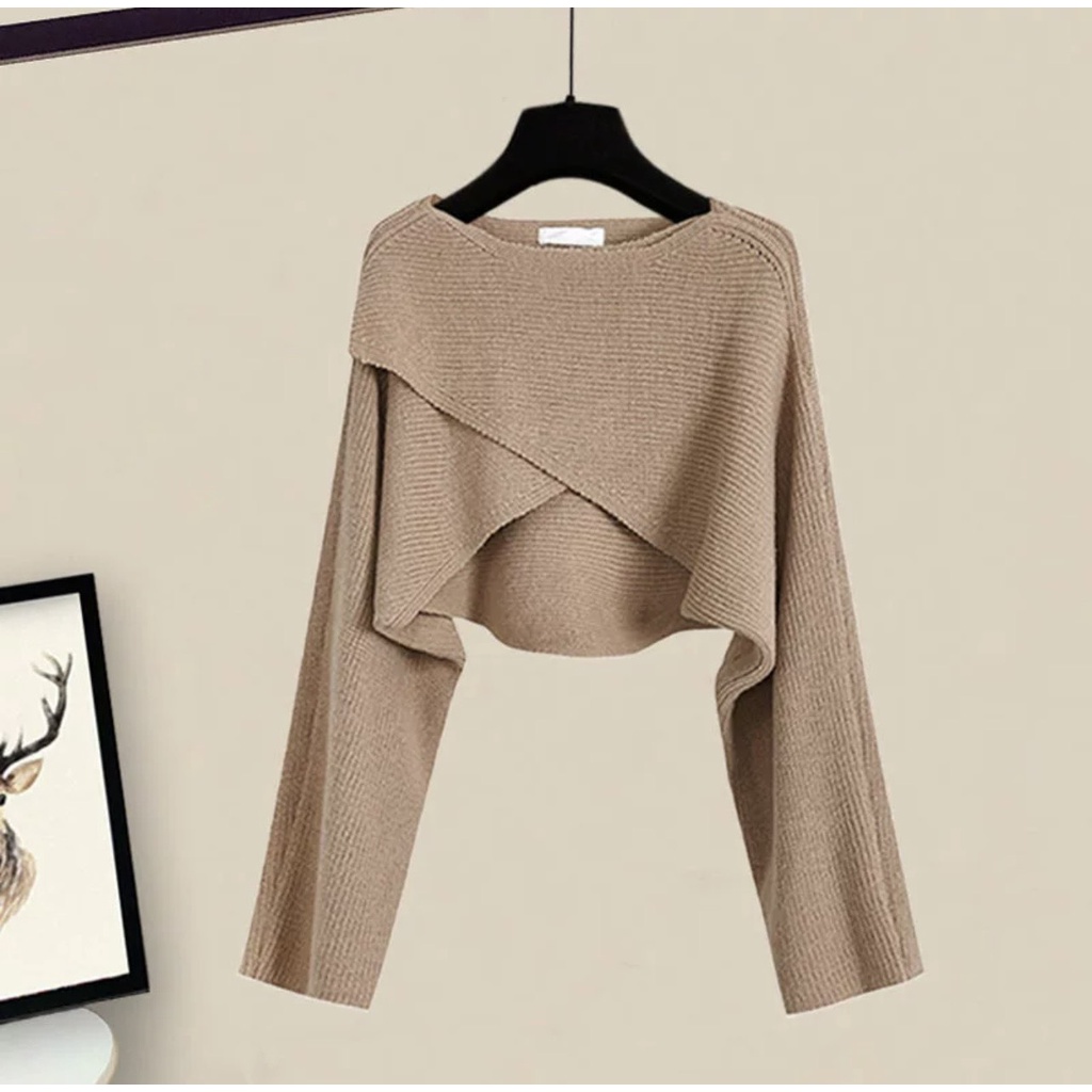 Set áo len trễ vai vạt chéo phối cùng váy hai dây xẻ một bên