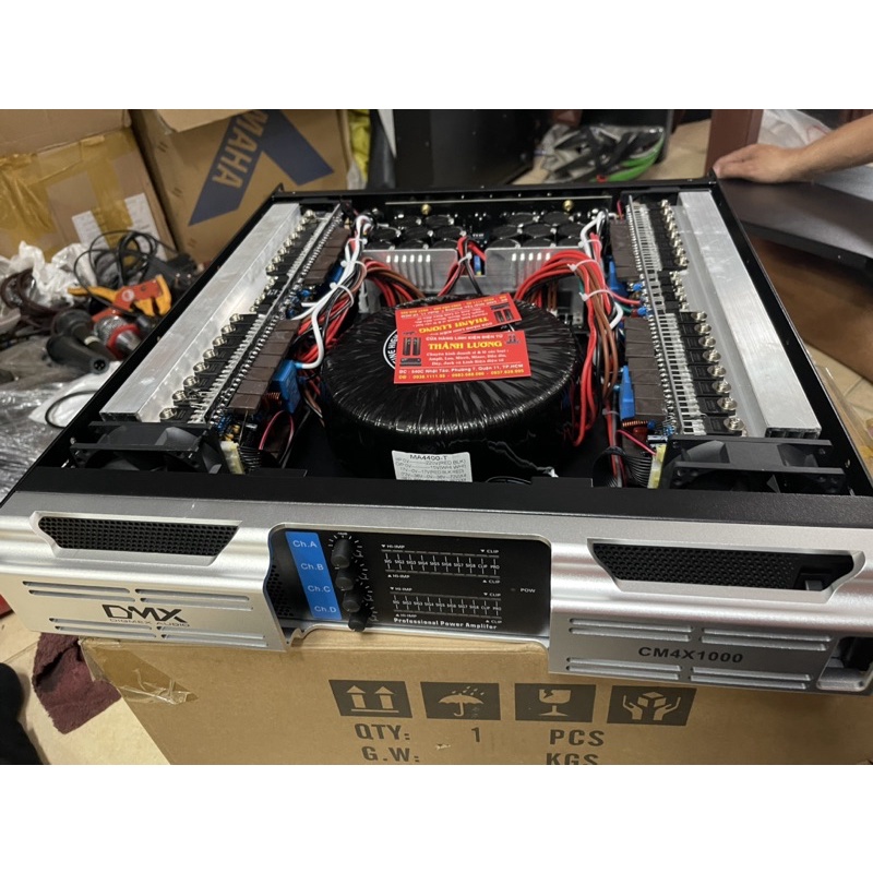 Đẩy công xuất dmx .1800w 1 kênh.