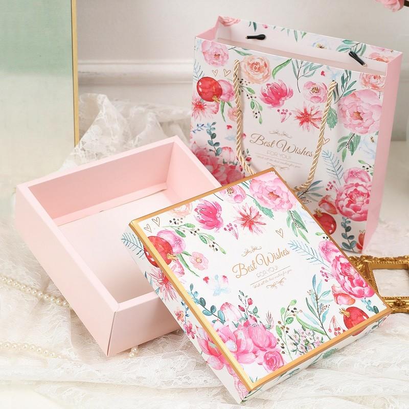 Classy Hộp quà tặng, Túi quà tặng hoa hồng dày dặn, sang trọng Q1546
