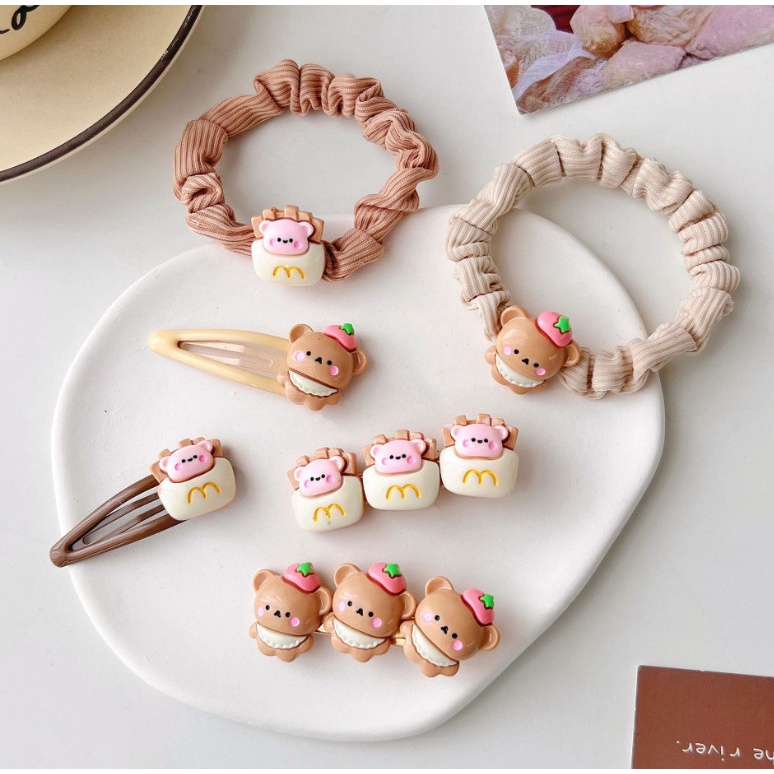 Cột tóc Scrunchies vải đính charm gấu dễ thương, Chun tóc kiêm vòng tay xinh xắn - Sỉ lẻ thun tóc đẹp giá rẻ