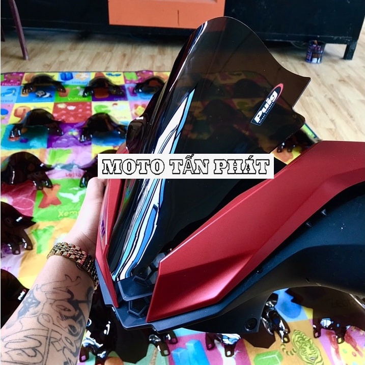 Kính chắn gió winner x v3 xịn