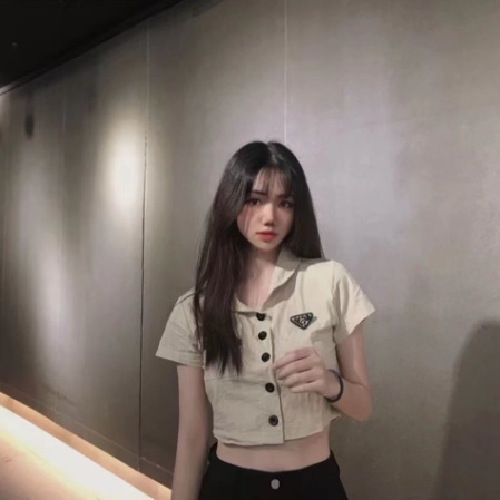 Prada Trâm Cài Áo Hình Tam Giác Bằng Kim Loại Cho Nam / Nữ