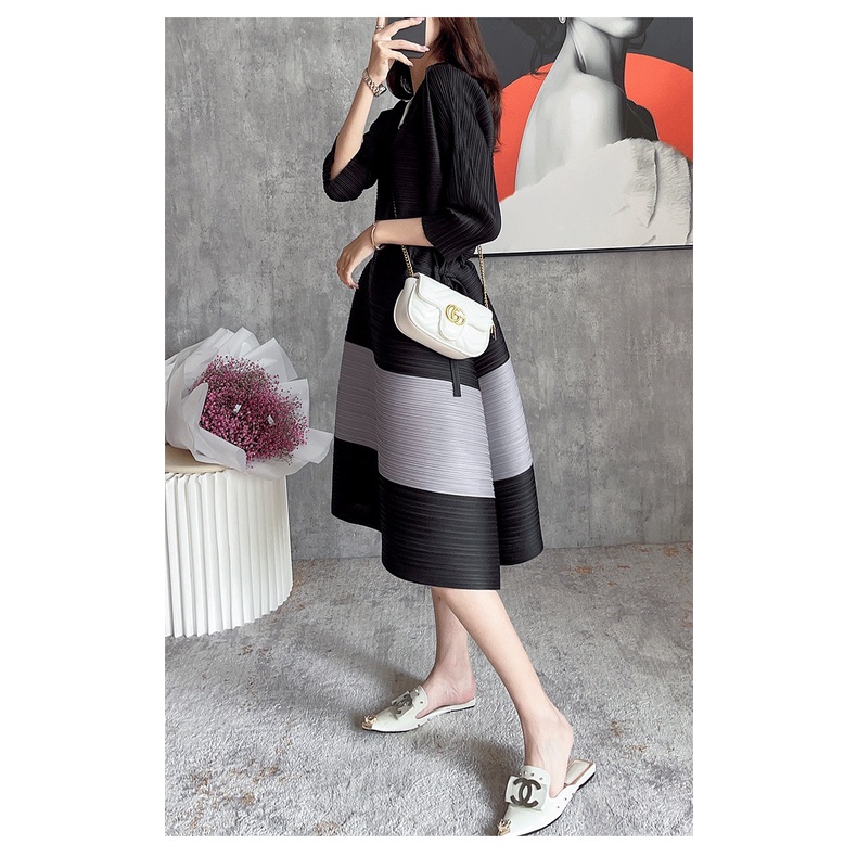 (HÀNG SẴN) Đầm lò xo cao cấp loại 1 có dây rút eo tùy chỉnh, Váy midi tay lỡ cổ V sang trọng freesize đến 80kg