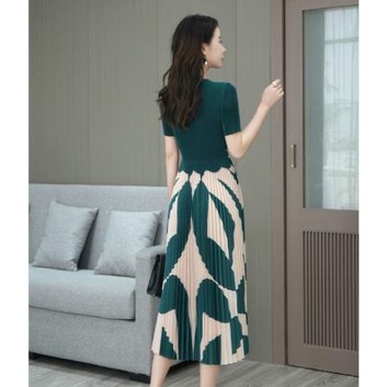 Váy Xếp Ly Ôm Eo Cổ Chữ V Phong Cách Phương Tây Thời Trang Mùa Hè 2023