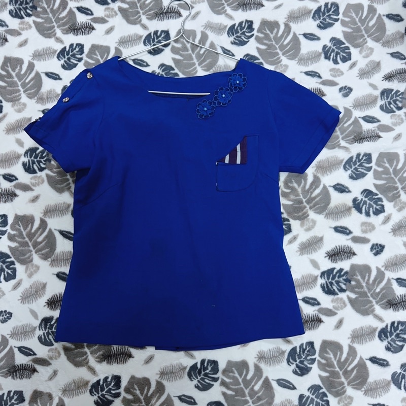 Áo kiểu nữ màu xanh coban xinh xắn