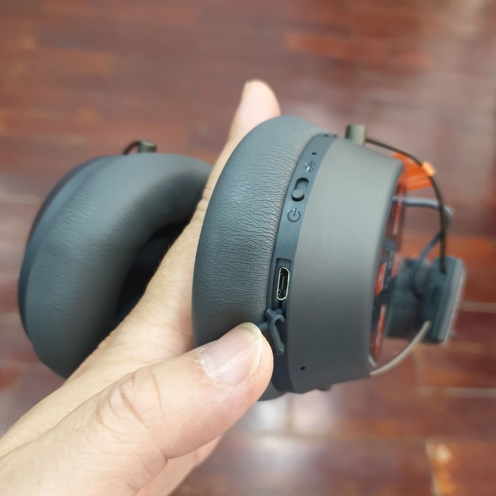 Tai nghe Bluetooth trùm đầu Plantronics Backbeat Fit 6100 hãng