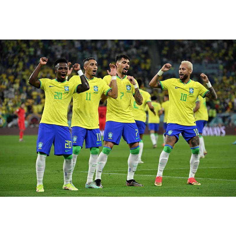 Tranh Vải Bạt Treo Tường In Hình Quả Bóng Đá Neymar Mới Nhất 2023