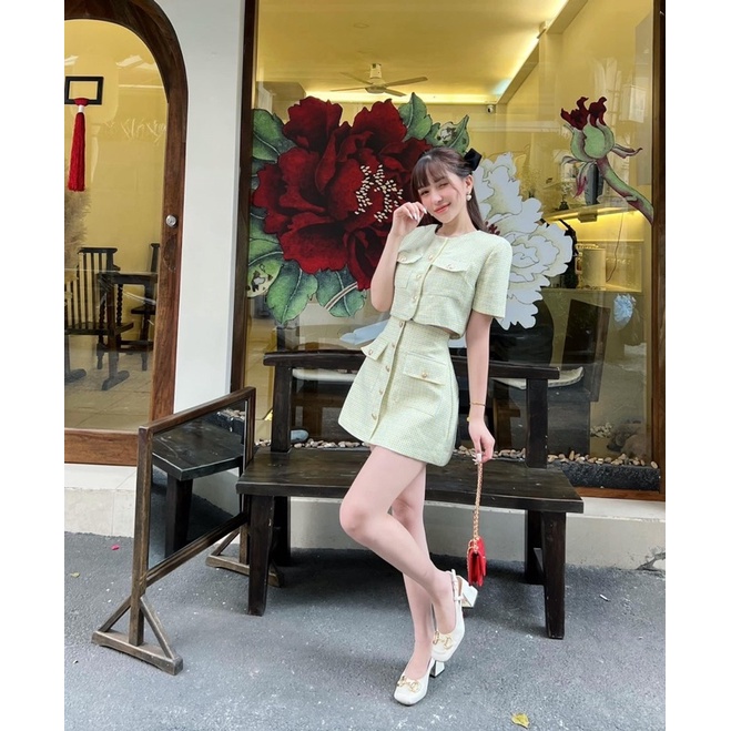 SET ÁO CROPTOP KÈM CHÂN VÁY NÚT CARO