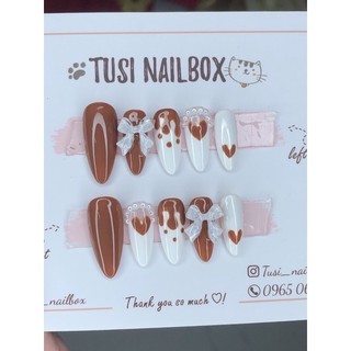 Nailbox thiết kế màu nâu phong cach Hàn Quốc