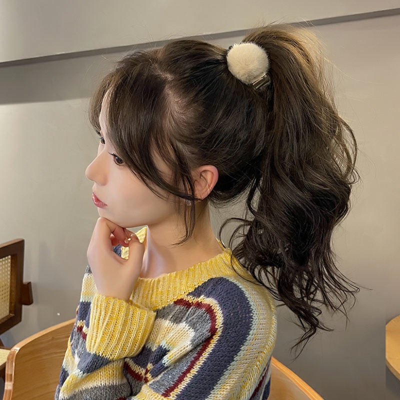 Kẹp tóc kim loại đính lông hàng cao cấp.