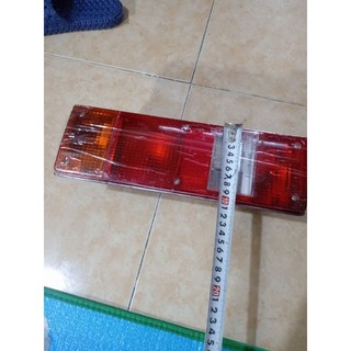 Đôi đèn hậu xe ô tô cao 11cm. dài 32cm