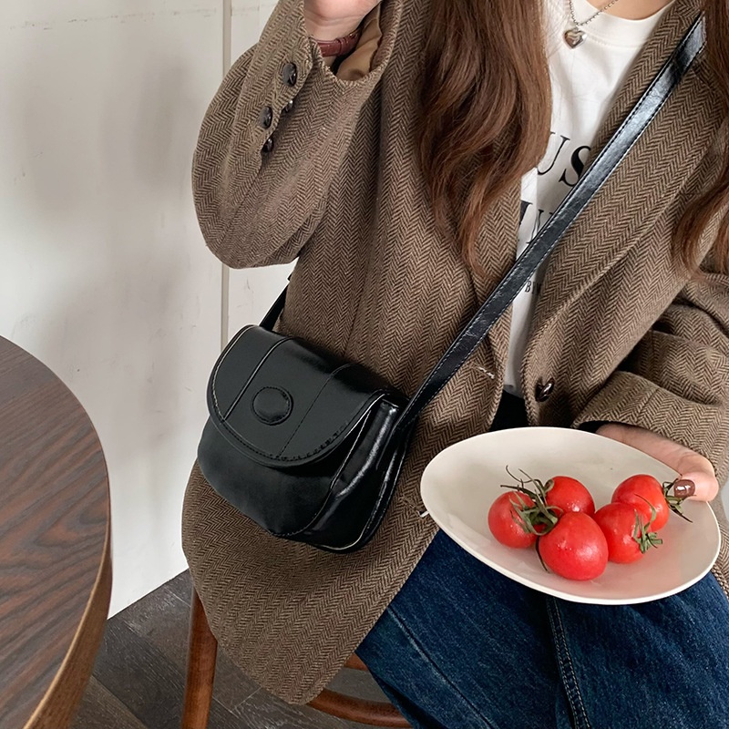 Mischa Túi Đeo Chéo Vai Da Bóng Màu Trơn Phong Cách retro Hàn Quốc