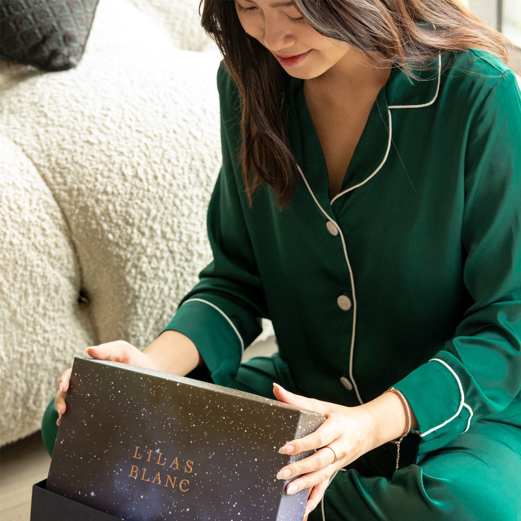 Bộ Pyjamas Nữ Mặc Nhà Áo Dài Quần Dài Chất Liệu Lụa Trơn Màu Xanh Martini Green LILAS BLANC