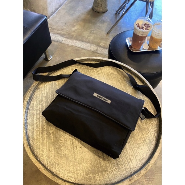 Túi Local Brand Costum đựng laptop