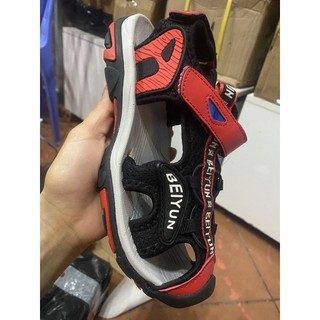 Sandal bịt mũi cho bé