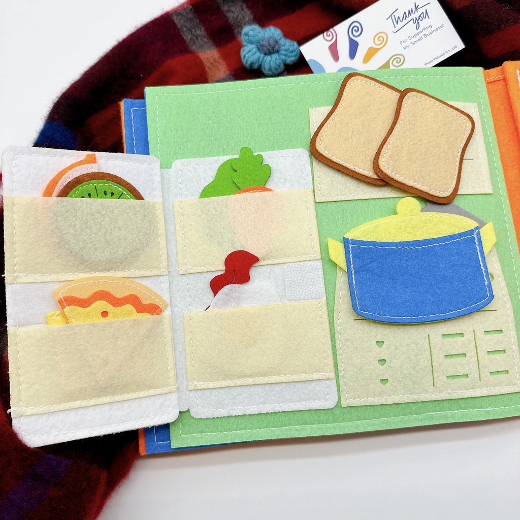 Sách Vải Một Ngày Của Bé - Phiên Bản Bé Trai - Búp bê thay quần áo - Quà Tặng Đồ Chơi Cho Bé