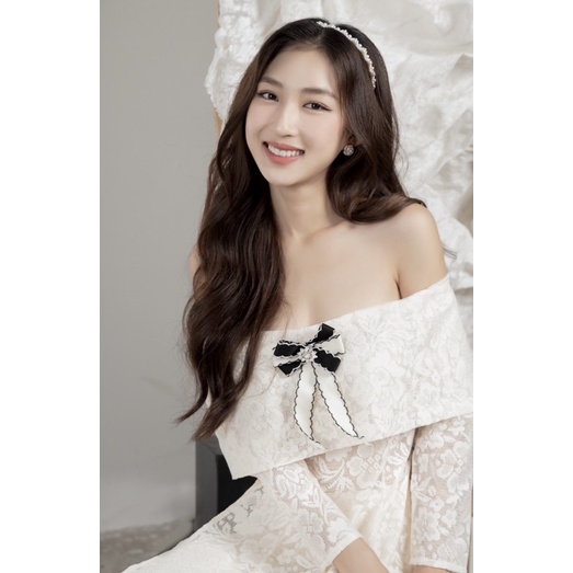 DII COLLECTION - Áo dài thiết kế trễ vai ren kèm nơ cao cấp