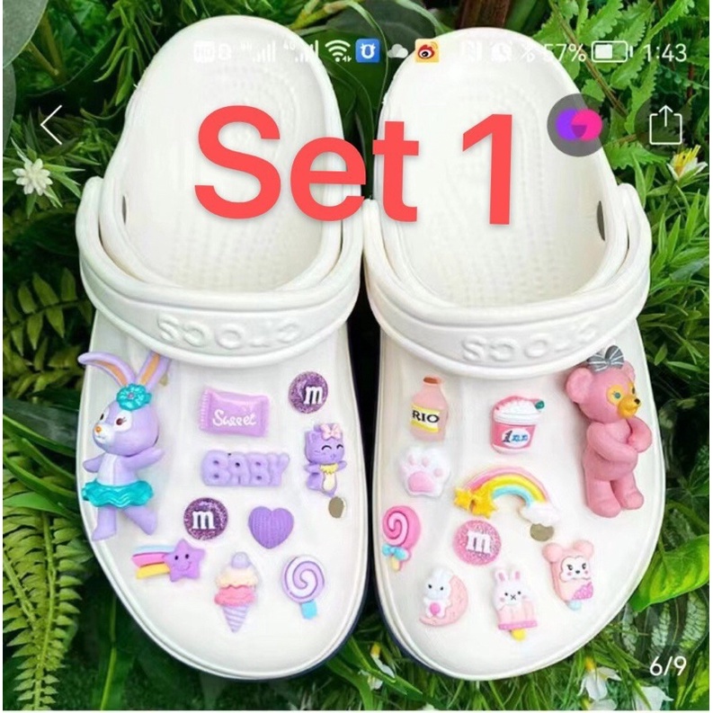 Sticker, charm, jibit gắn dép cross như ảnh