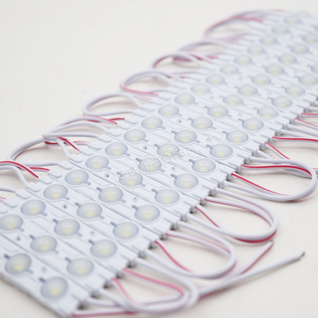 LED hắc 3 bóng trắng tim 6011 len đục HC - 1 dây 20 bóng12v