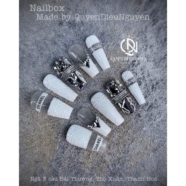 nailbox thiết kế thương hiệu dior đính full đá