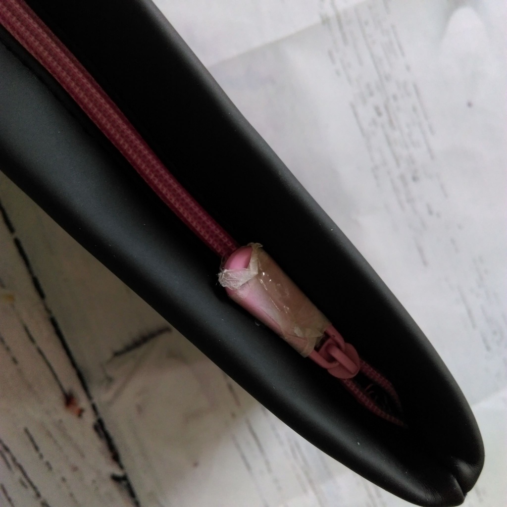 Ví cầm tay Dior sang chảnh