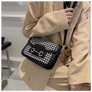Túi xách màu đen phối dạ😍😍😍😍