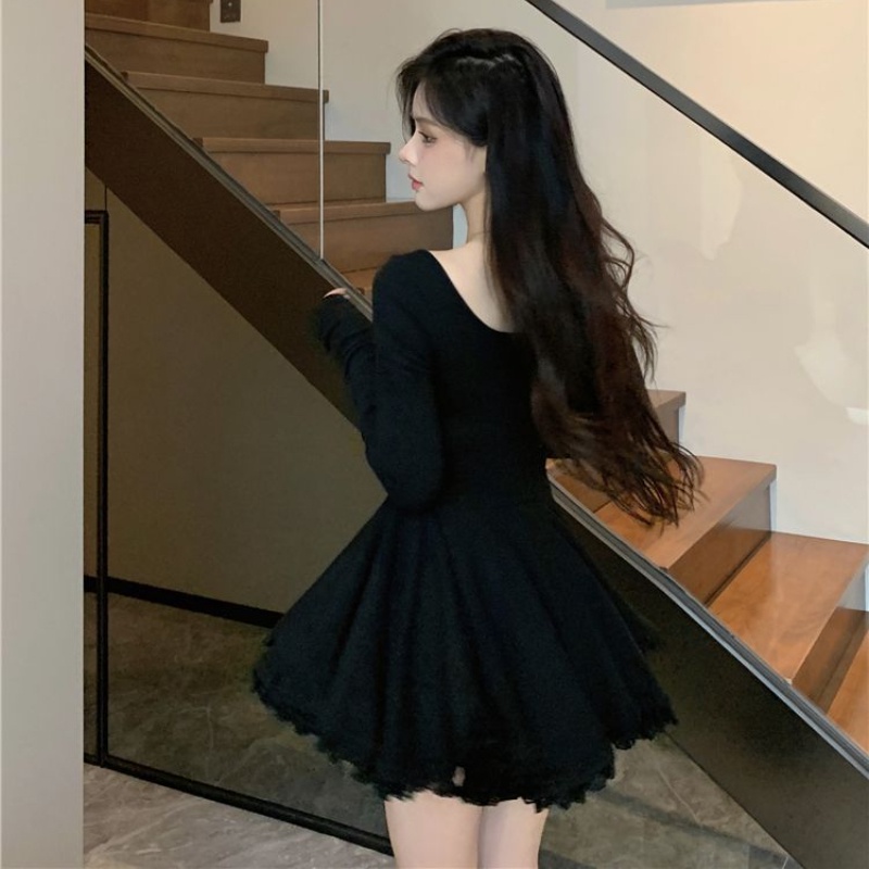 Đầm Nữ Tay Dài Cổ Vuông Thời Trang Quyến Rũ