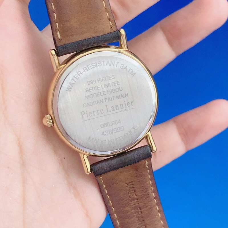 Đồng hồ si nữ hiệu Pierre Lannier Paris, mặt khảm cú mèo độc đáo, mặt tròn dây da