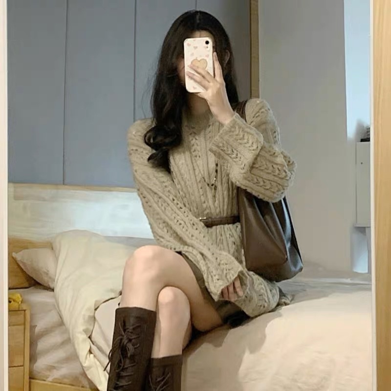 Áo sweater len nâu mơ màu trơn mix chân váy phong cách retro Pháp thời trang xuân thu mới