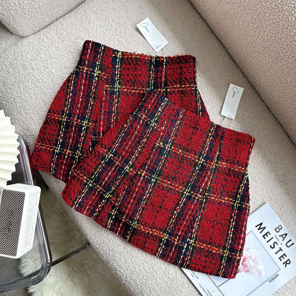 Chân váy chữ A vải tweed caro đỏ có lót quần Q27 Four Studio
