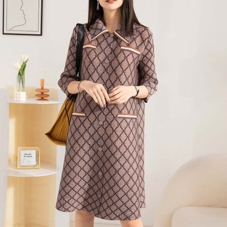 Phụ Nữ Ve Áo Kẻ Sọc Miyake Xếp Ly Miyake Giữa Chiều Dài Đầm Phong Cách Mới Xuân Hè Giảm Tuổi Sang Trọng Rời Xếp Ly Ba Phần Tư