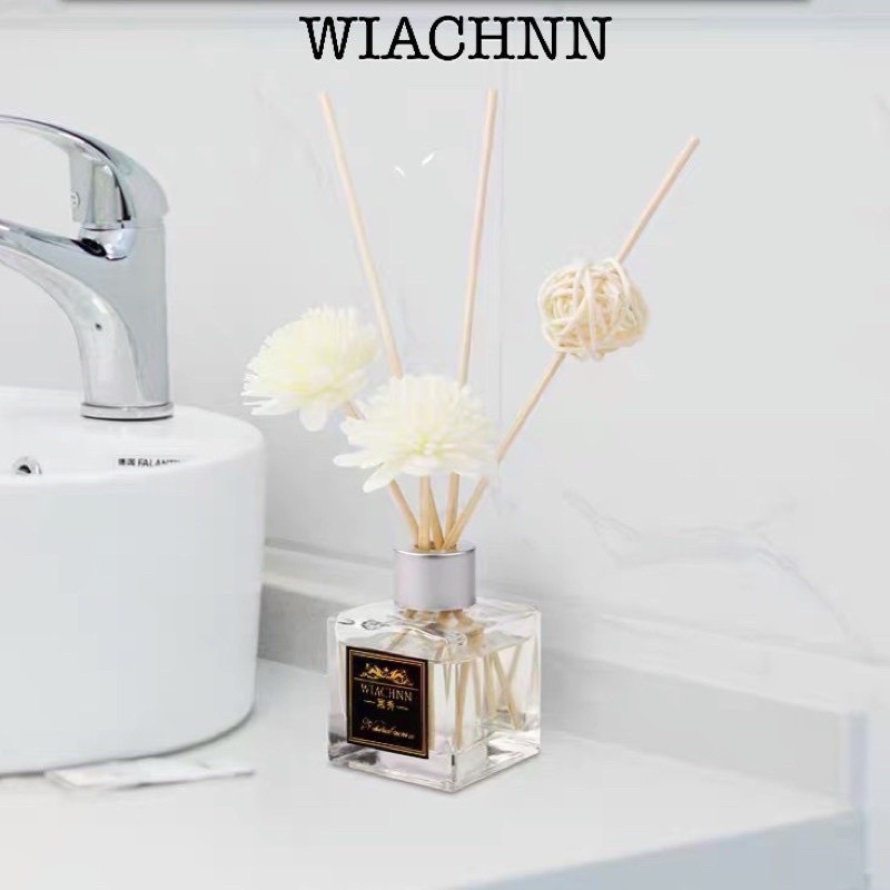 Tinh Dầu Thơm Phòng Que Gỗ Tự Khuếch Tán Mùi Hương Khử Mùi Lọ Màu Đen Kèm Tua Rua Sang Trọng 50ML