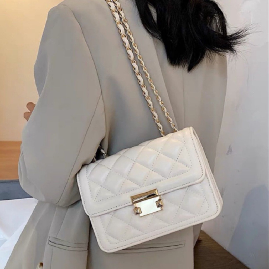 Túi xách đeo chéo đi chơi Tết kẹp nách da lì chần trám nắp vuông style Korea Size 20 Funky FUN-T.014