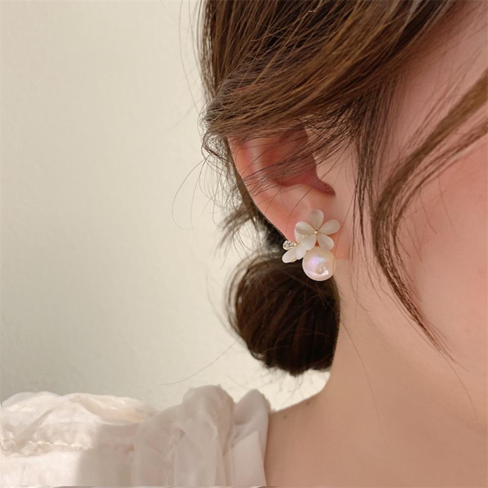 LOMBARD Bông Tai Hình Mắt Mèo Sang Trọng Cho Nữ