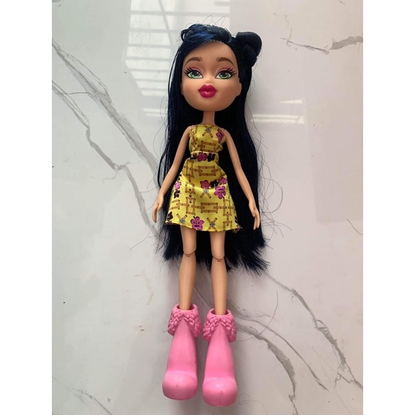 Búp bê Bratz có khớp gối