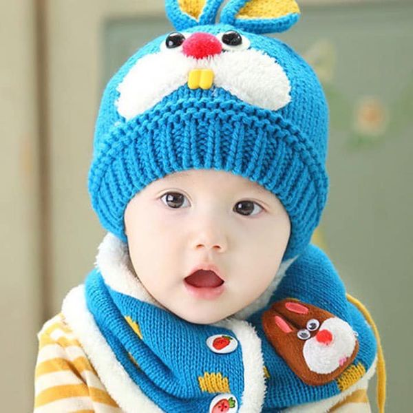 Bộ nón len và khăn choàng cổ giữ ấm cho bé nhỏ