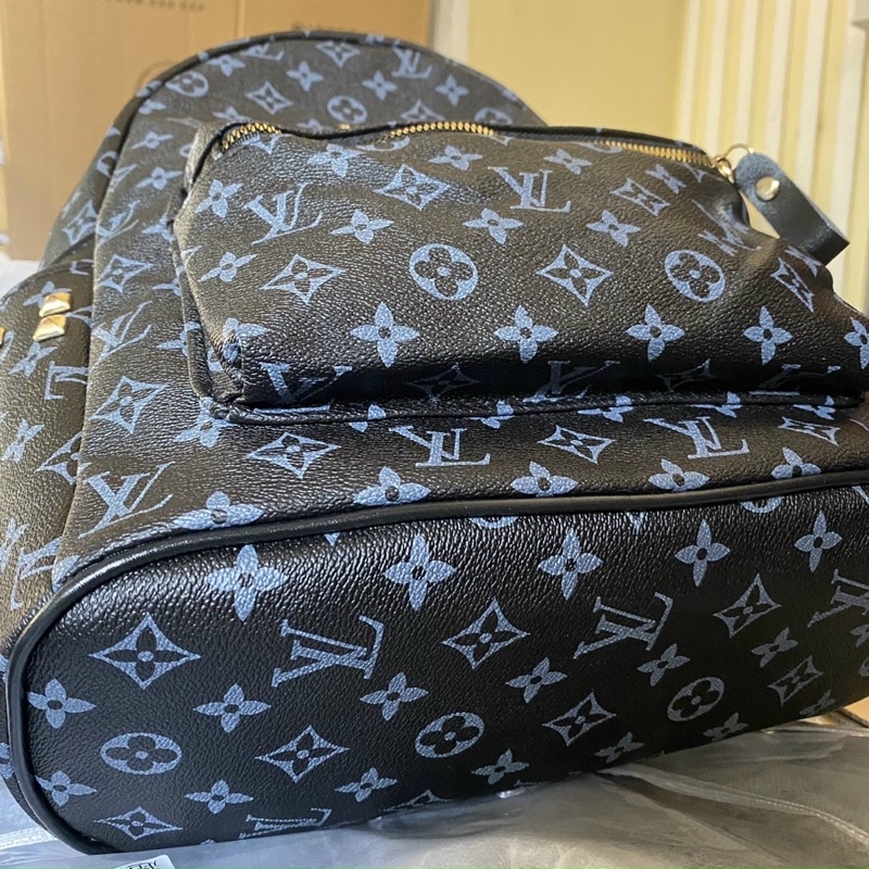 BALO DA CHỮ LV MÀU ĐEN SIZE LỚN DÀNH CHO NAM NỮ