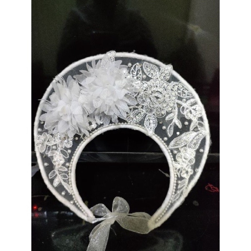 Mấn đội đầu cô dâu