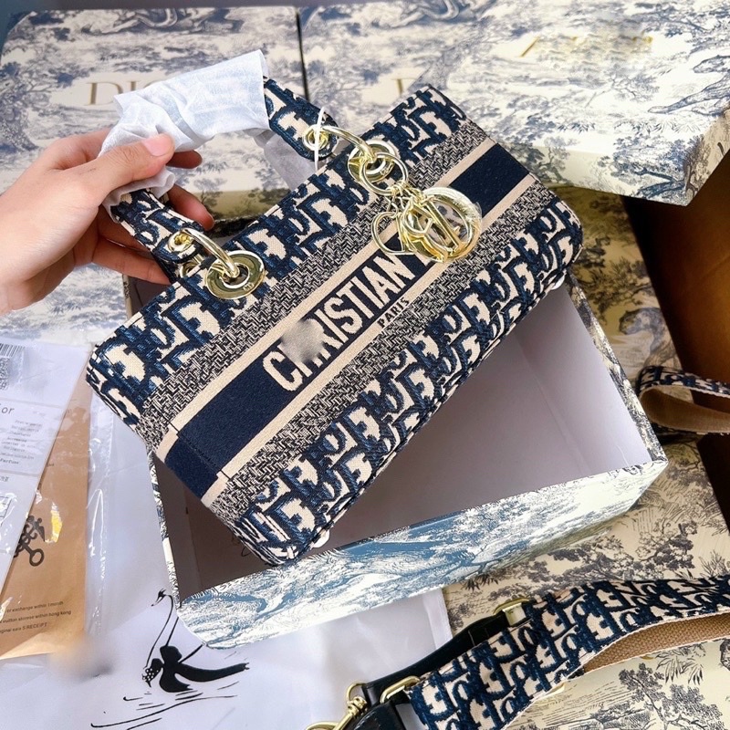 Túi D Lady thổ cẩm dáng dài