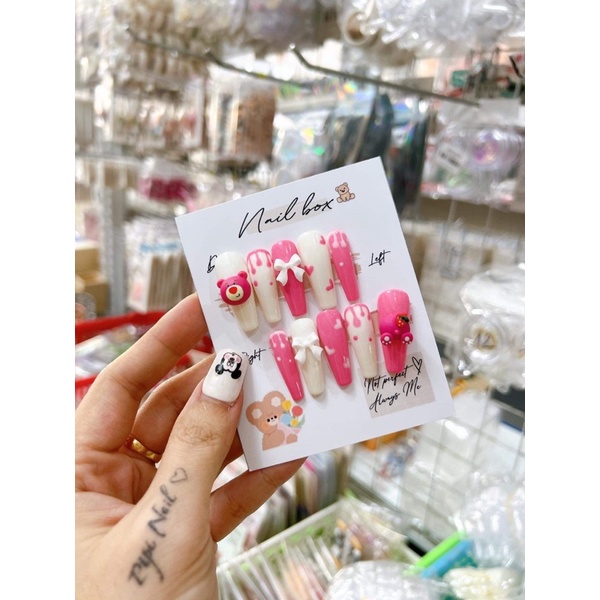 Nailbox gấu dâu mix trắng hồng