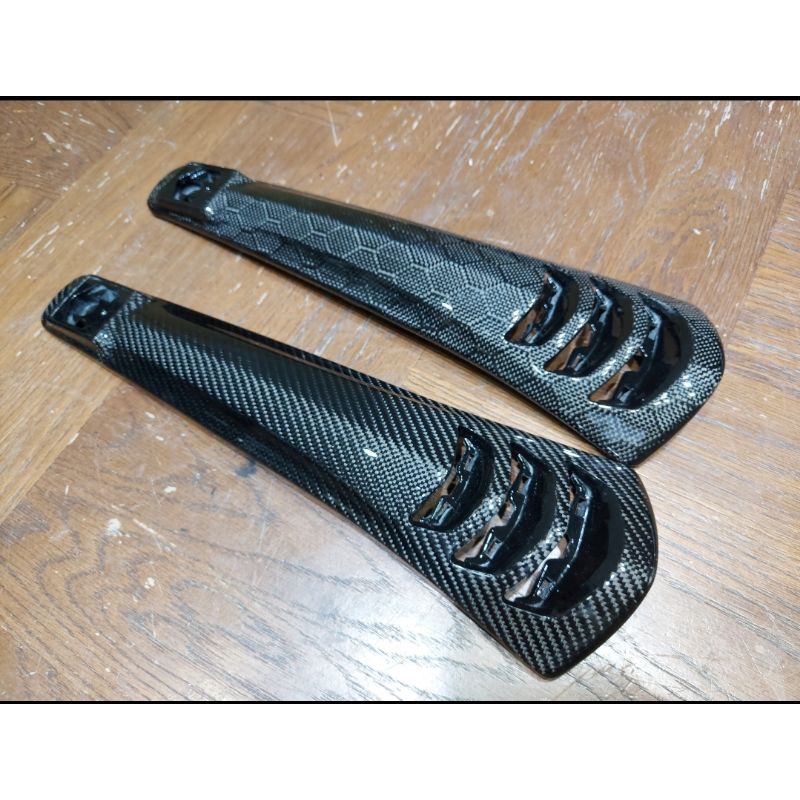 Cà vạt carbon cho Vespa Sprint