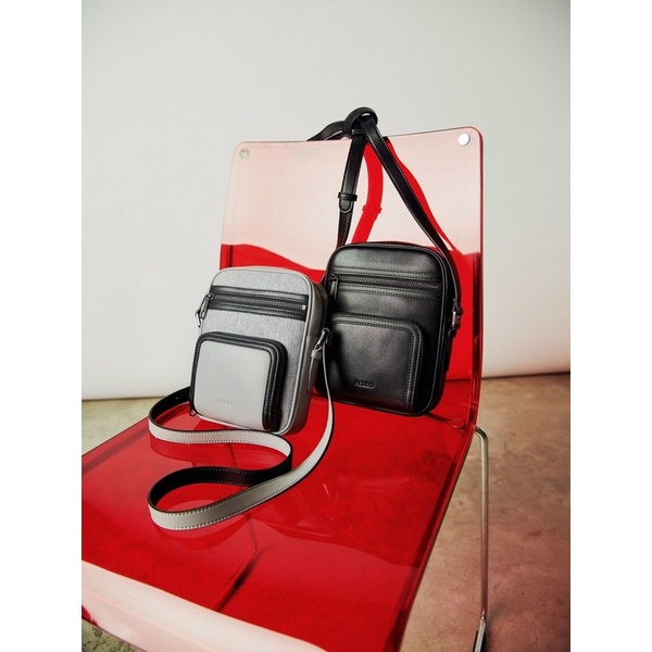 Túi đeo chéo nam Pedro Multipocketed