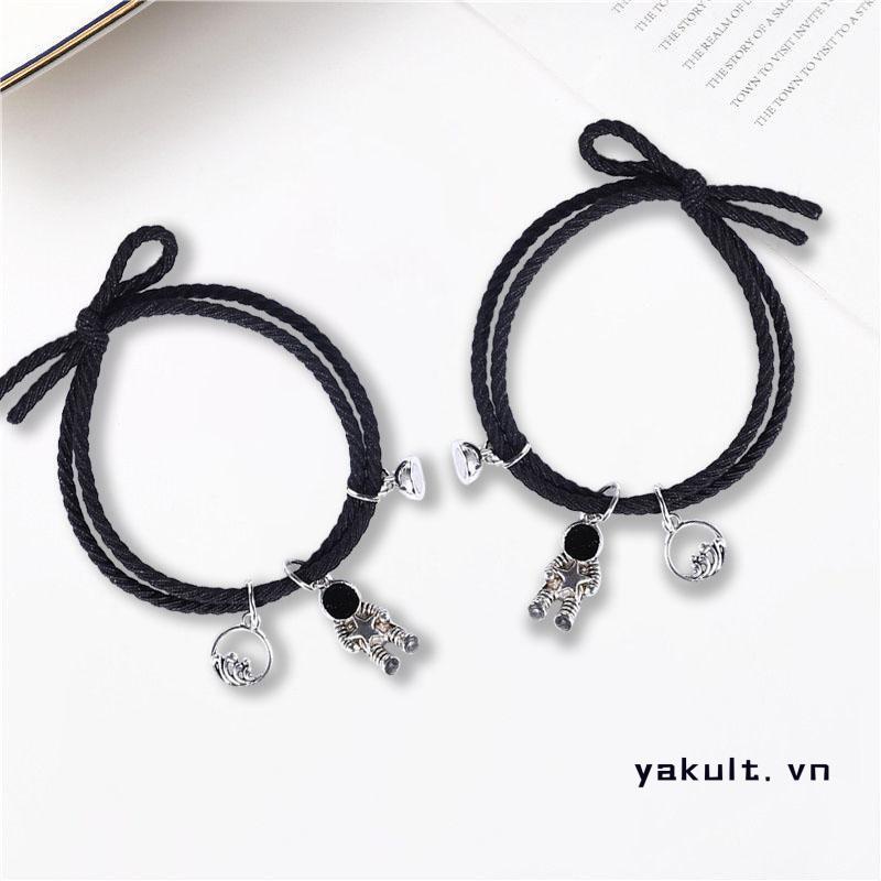 yakult Set 2 vòng đeo tay đôi mặt nam châm phi hành gia nhiều màu sắc thời trang dành cho nam nữ
