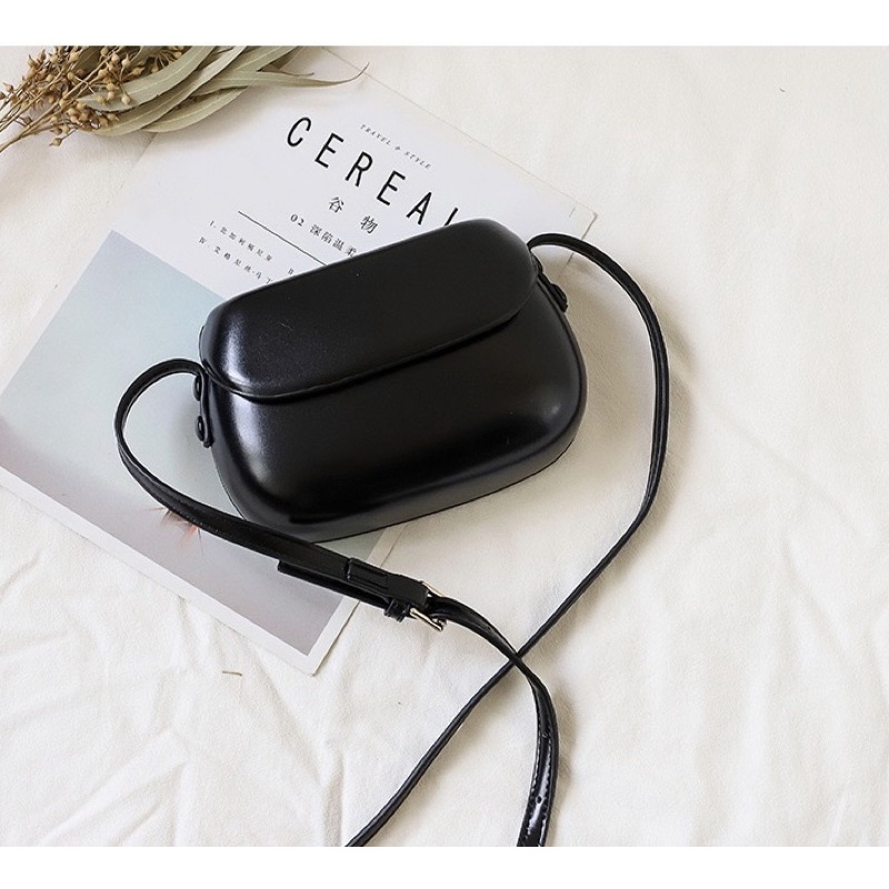 Túi Đeo Chéo Yên Ngựa Da Pu Bóng