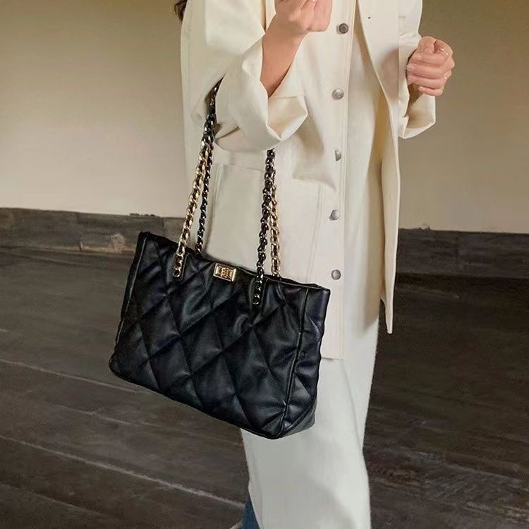 Túi Xách Đeo Vai Zara Cỡ Lớn Phối Dây Xích Đính Đá Thời Trang Nữ Sành Điệu