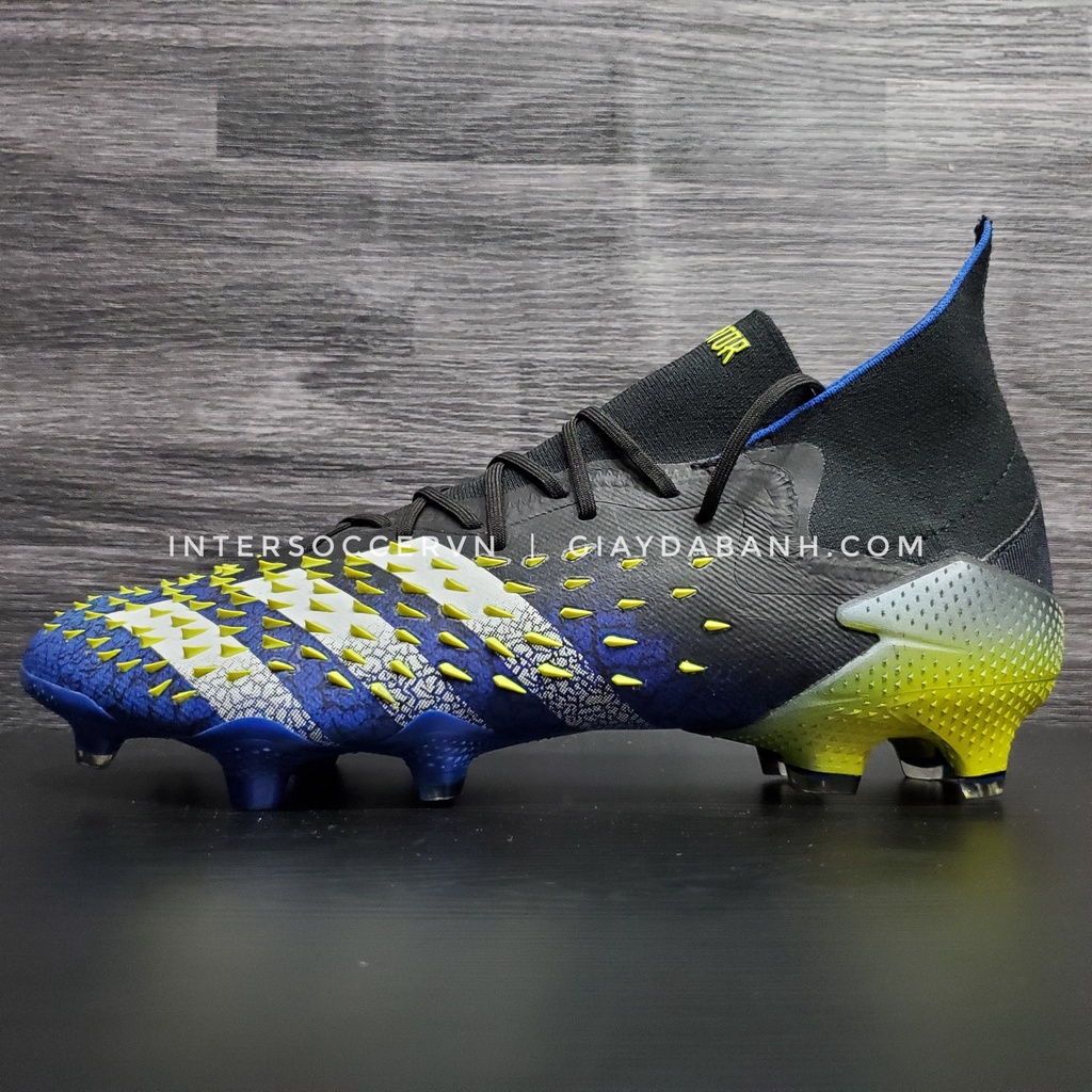 Giày đá bóng FY0743 - Adidas Predator Freak .1 FG Superlative